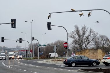 Żółte kamery pojawiły się na newralgicznym skrzyżowaniu. To kontrola wjazdu na czerwonym świetle! - foto