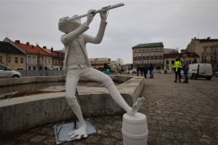 Awantura o żaby. Kradzież pomysłu znanej bielskiej rzeźbiarki?