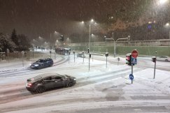 Zawalidrogi na letnich oponach. "Dawniej to ludzie w czynie społecznym odśnieżali"