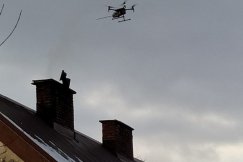 Palił w piecu lakierowanym parkietem. Dron sprawdza kominy w Bielsku-Białej - foto