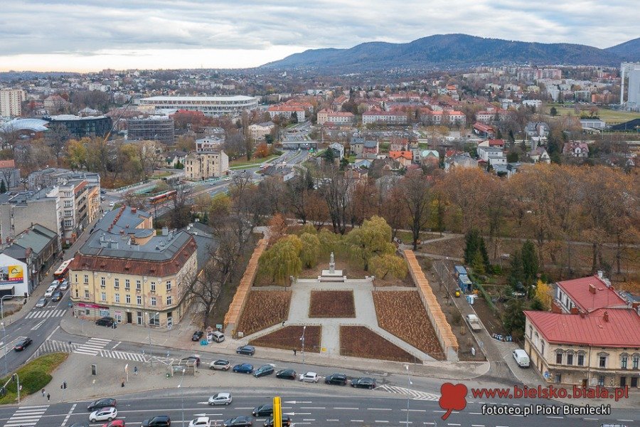 W hołdzie zamordowanemu prezydentowi. Uroczystości na d. placu Blichowym - foto