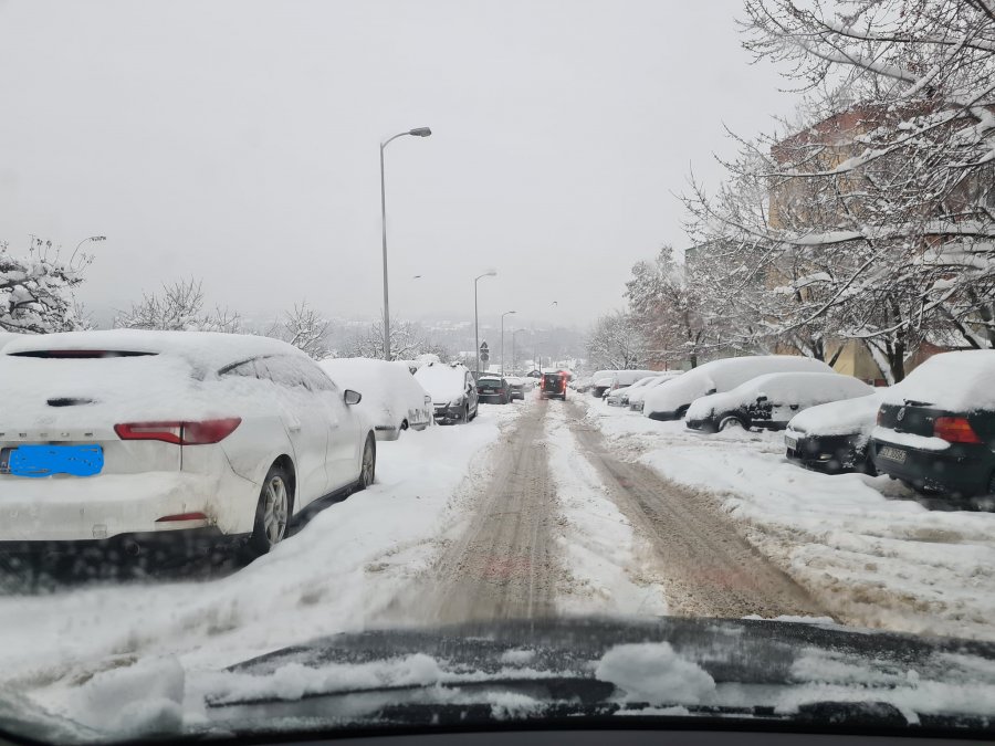 Klęska śniegu w górach. Przybywa uzasadnionych skarg na stan dróg i chodników - foto
