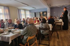 Komplet przy wszystkich stołach. Wyjątkowe spotkanie w radzie osiedla ZDJĘCIA