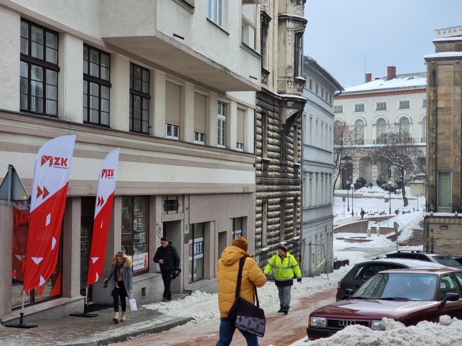 Kamień milowy w centrum Bielska-Białej. Zachęta do korzystania z komunikacji miejskiej ZDJĘCIA