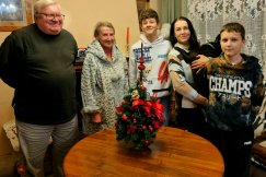 Wigilia polsko-ukraińska. Dwanaście osób przy świątecznym stole