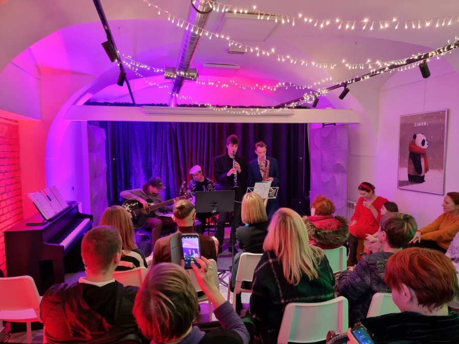 Jazzowy koncert przy ul. 11 Listopada. Zdolna bielska młodzież dała popis - foto