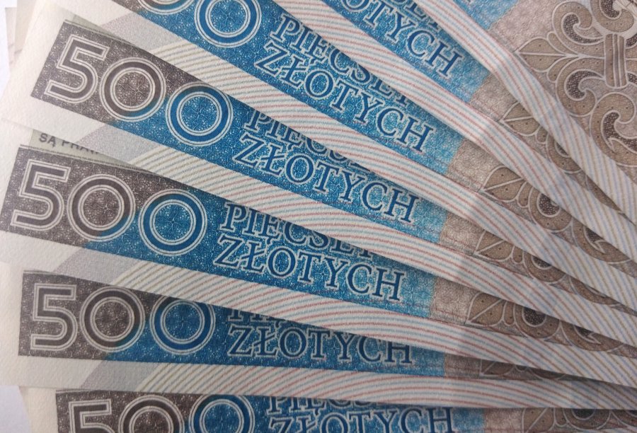 Nowy rok przynosi szereg podwyżek. Drożeje alkohol oraz VAT na prąd, gaz i paliwa