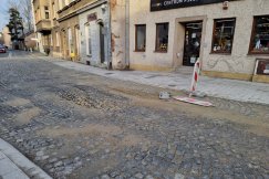 Fuszerka w centrum. Po jednym sezonie ulica wymaga kompleksowej naprawy - foto