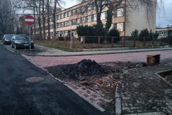 Położyli asfalt i pozostawili bałagan. MZD nie nadzoruje wykonawców? - foto