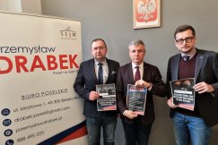 Kampania wyborcza już się rozpoczęła. Radni PiS z wizytą w biurze posłanki PO - foto