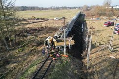 Wypadek pociągu do Bielska-Białej. Doszło do zderzenia z ciężarówką ZDJĘCIA