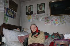 Samotność niejedno ma imię. Trzy mieszkania i trzy piękne historie - foto