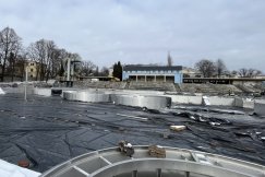 Tak zmienia się miejskie kąpielisko. Basen oddadzą przed wakacjami? - foto