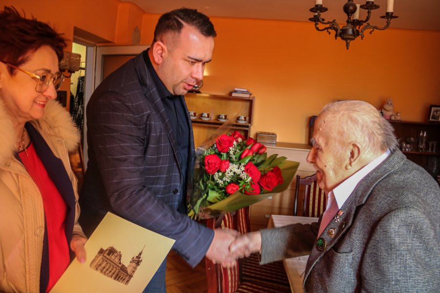 Znany bielszczanin stulatkiem. Jego zakład założony w 1945 roku wciąż działa - foto