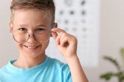 Jak rozpoznać wadę wzroku u małego dziecka?