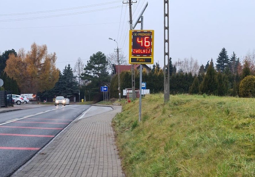 Pieniądze na azyle i wyniesione przejścia. Gdzie stanie wyświetlacz prędkości? - foto