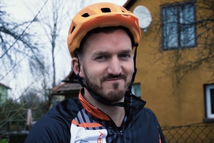 Wybrał rower i jedzie do Afryki. Wyjątkowy dokument z przygotowań WIDEO