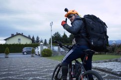 W podróż życia wyruszył ze Starego Bielska. Pierwszy przystanek w Kalnej WIDEO