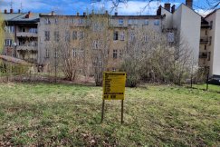Budują blok w pobliżu placu Chrobrego. Wbito tablicę budowlaną - foto