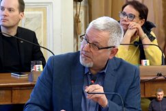 „Od początku panowaliśmy nad awarią”. Radni prezydenta nie udzielili głosu i milczeli jak zaklęci