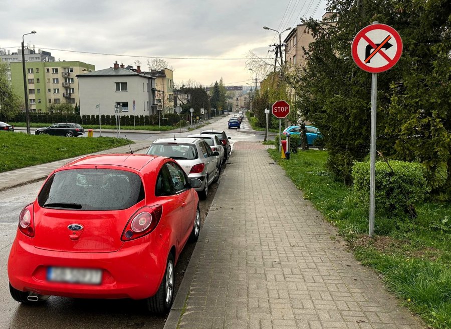 Od piątku jeden kierunek na ważnej ulicy. Wnioskowali o to mieszkańcy - foto