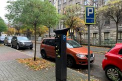 Przy parkowaniu wpisał numery innego auta. Bardzo kosztowna pomyłka