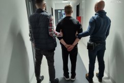 Mieszkaniec powiatu rozpowszechniał dziecięcą pornografię. To recydywista - foto