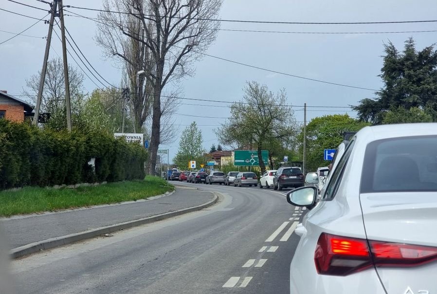 Budowa obwodnicy budzi silny opór mieszkańców. Droga serwisowa stanie się „autostradą”?