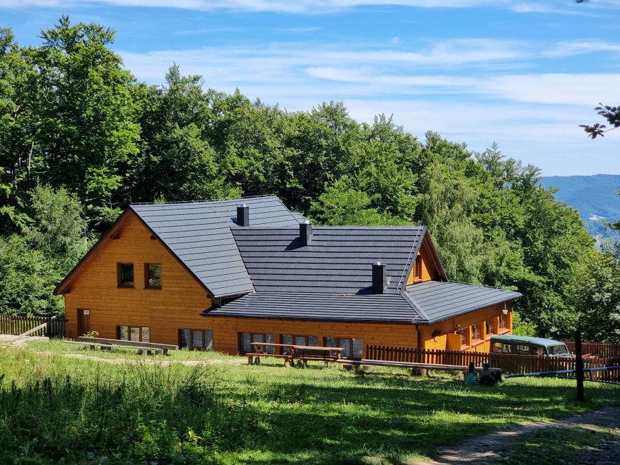 Żart czy falstart? Wrzawa wokół sprzedaży schroniska na Hrobaczej - foto