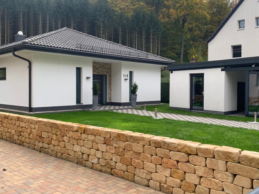 Kamień naturalny do ogrodu. Poznaj najciekawsze rozwiązania