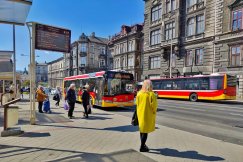 Pielgrzymka wyruszy do Łagiewnik. Utrudnienia i świąteczny rozkład MZK