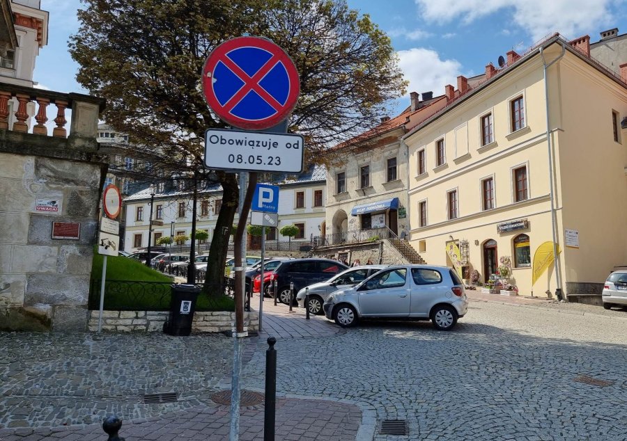 Przy zamku nie zaparkujesz. Utrudnienia potrwają do czerwca - foto