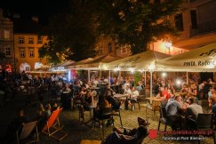 Klienci uciekają zanim zrobi się ciemno. Chcą dłuższego działania oświetlenia