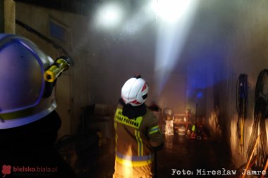 Pożar w kurniku w Mazańcowicach. Uratowano kilka tysięcy kurczaków - foto