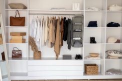 Buty w garderobie: jak stworzyć funkcjonalną przestrzeń do przechowywania swojej kolekcji?