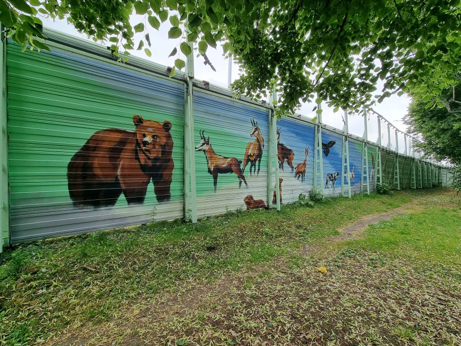 Odsłonięto nowe graffiti na osiedlu. Według planów ma się jeszcze powiększać - foto