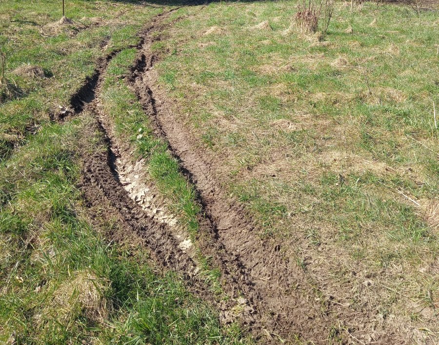 Masowo rozjeżdżają Beskidy. Służby zapowiadają wzmożone kontrole - foto
