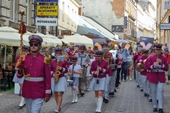 Głośna parada na ulicach miasta. Jubileuszowy festiwal przeszedł do historii ZDJĘCIA