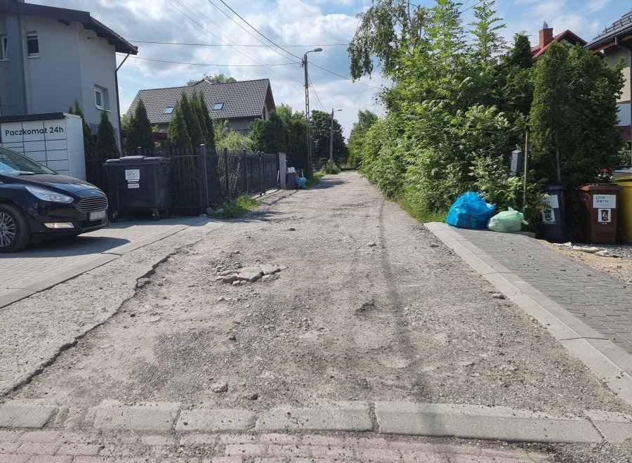 Deweloper rozjechał ulicę. Czy miasto nie może jej wyremontować? - foto