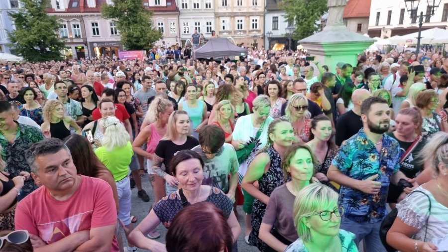 Rynek pękał w szwach. Bielszczanie uwielbiają kubańskie rytmy - foto i film