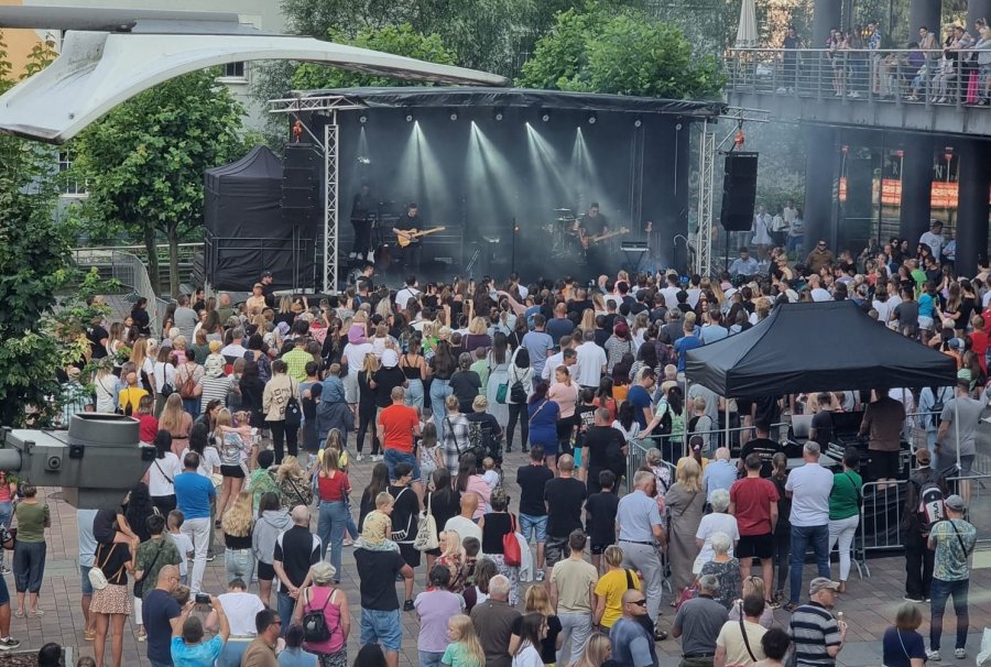 Koncert przed Sferą na koniec trzech dni muzycznych wydarzeń - foto i film