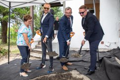 Symbolicznie wbili łopatę. Powstanie inwestycja w stylu beskidzkim WIZUALIZACJA