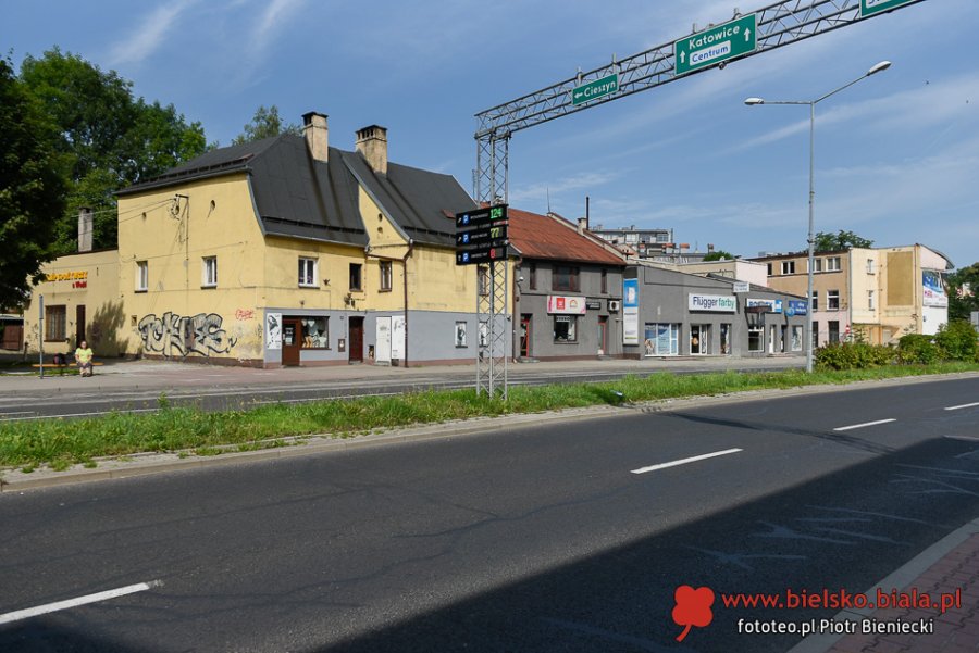 Kolebka bielskiej motoryzacji. Dziś dawne fabryki straszą lub wyburzają je deweloperzy