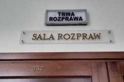 Trzecia próba i trzeci raz rozprawa została odroczona. „Nie wiem, czy to celowa praktyka”