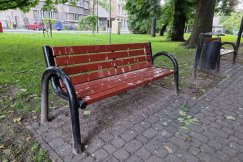Zniszczone, niebezpieczne i pokryte odchodami. Urzędnicy zapowiadają poprawę - foto