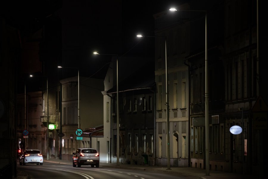 Radni chcą przywrócenia nocnego oświetlenia. To koniec egipskich ciemności?