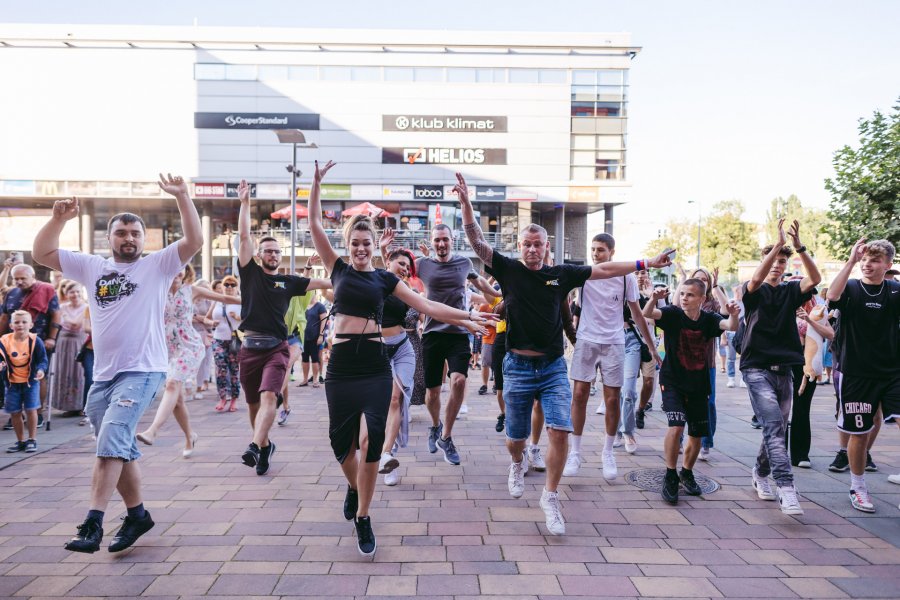 Dziś gorące latino zabrzmi w centrum miasta. Nie straszna im pogoda