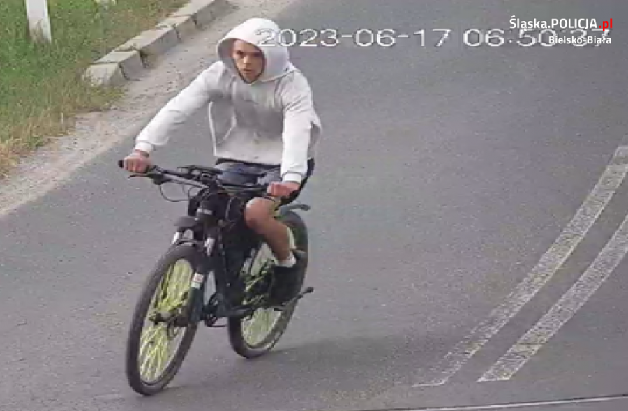 Policja szuka sprawcy kradzieży roweru. Rozpoznajesz tego mężczyznę? ZDJĘCIE