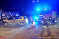 Zderzenie aut na ul. Komorowickiej. Do szpitala odwieziono kobietę - foto