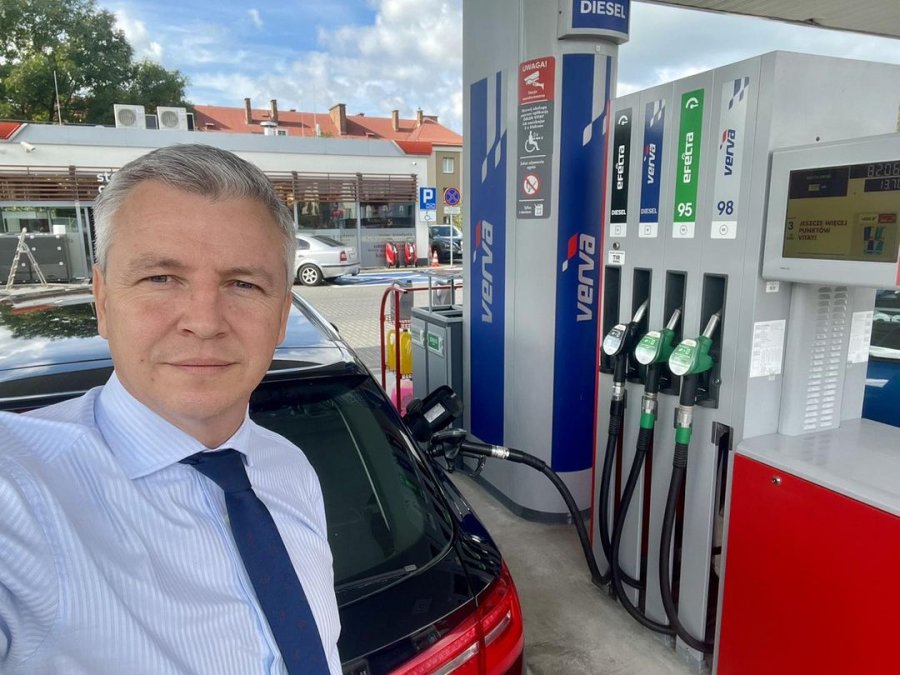Poseł PiS tankuje na Orlenie i zarzuca kłamstwo. „Szufladkujecie ludzi”  - foto